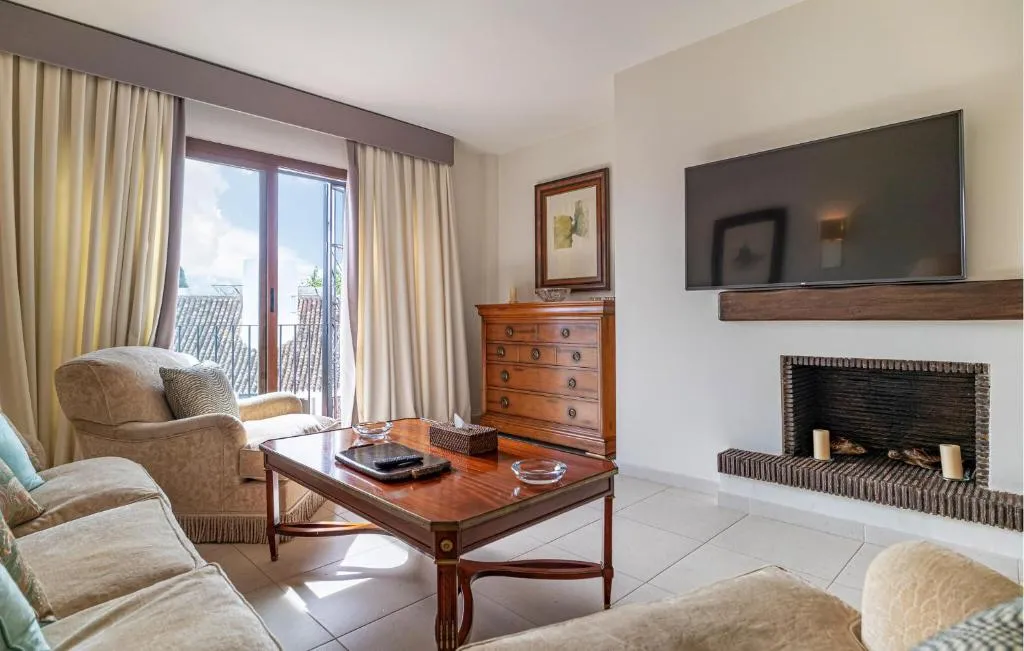 Image 4 of 3 Bedroom Awesome Apartment In Marbella