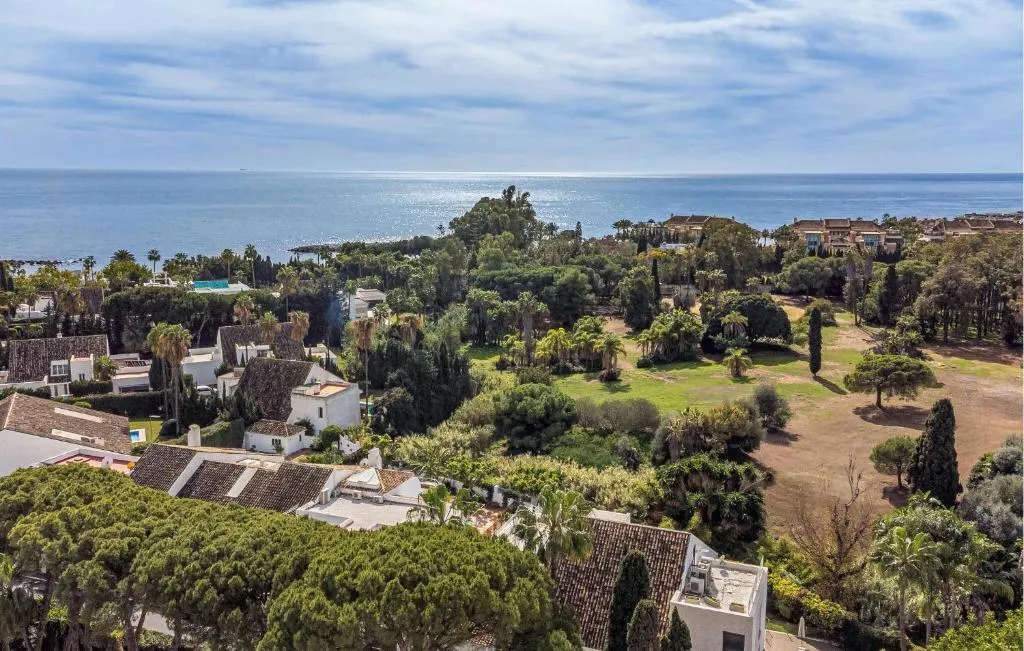 Image 2 of 3 Bedroom Awesome Apartment In Marbella