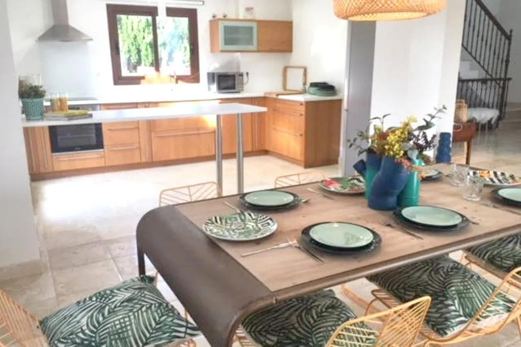 Image 4 of 5 bedrooms villa with private pool jacuzzi and furnished terrace at Marbella