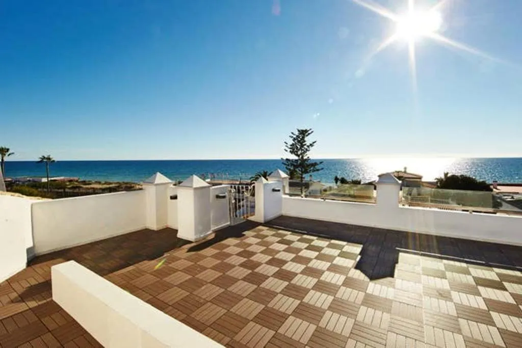 Image 2 of 5 bedrooms villa with private pool jacuzzi and furnished terrace at Marbella