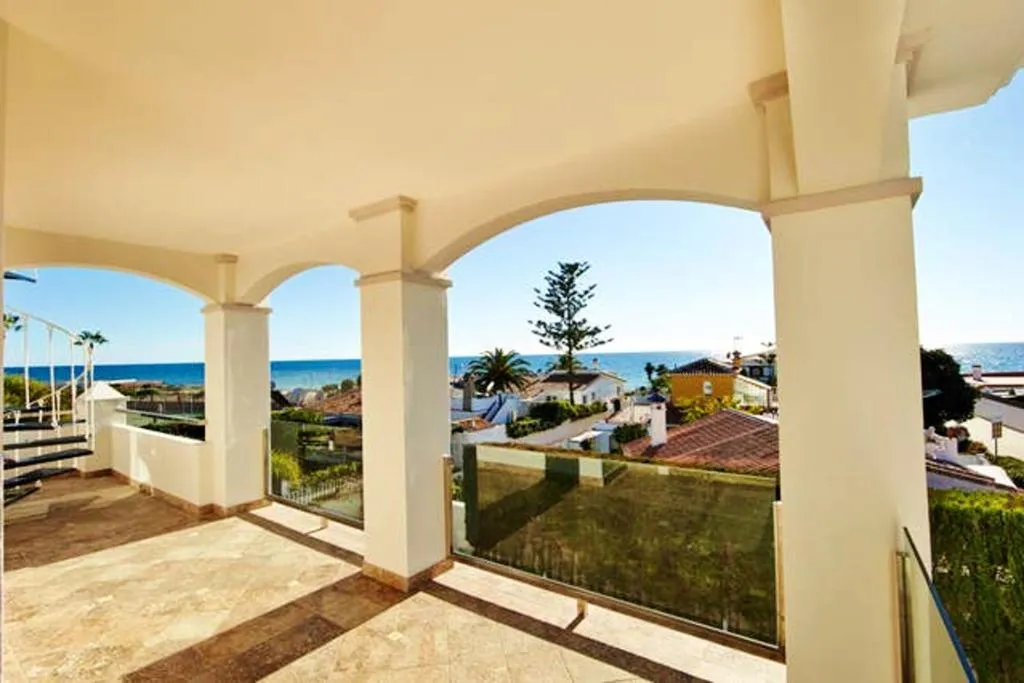 Image 1 of 5 bedrooms villa with private pool jacuzzi and furnished terrace at Marbella