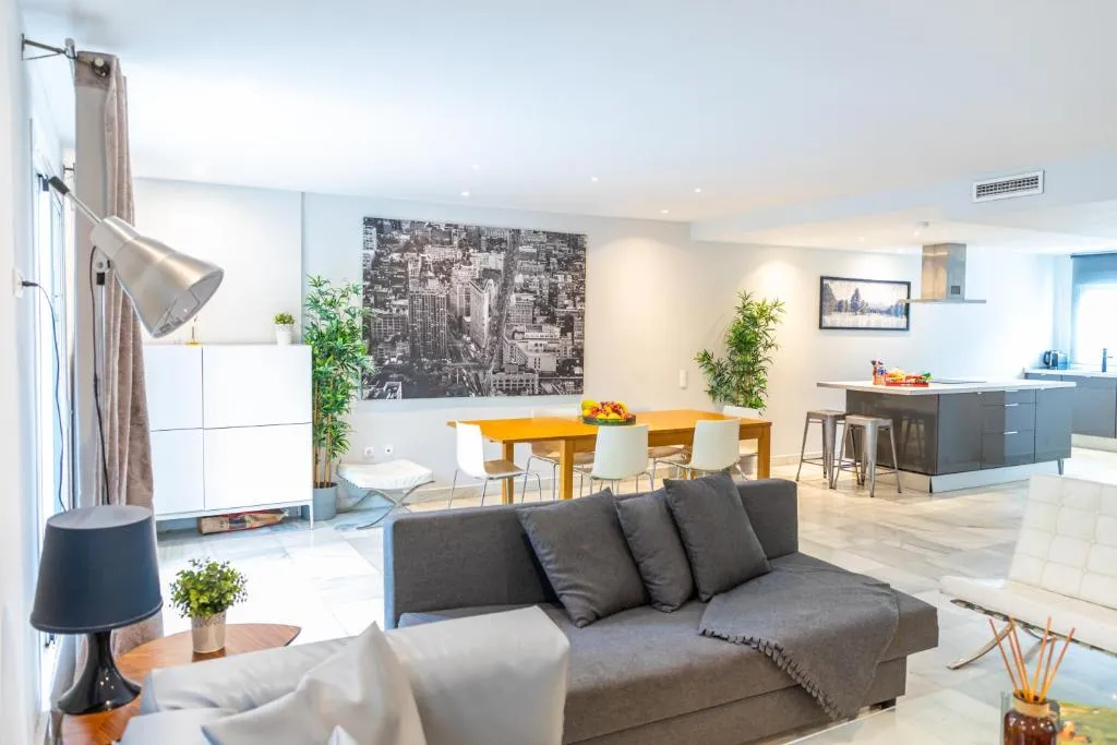Image 5 of AB Properties -Design House Marbella- 3 mn de Puerto Banus Beach – Golden Mile – Tropical Garden and Pool