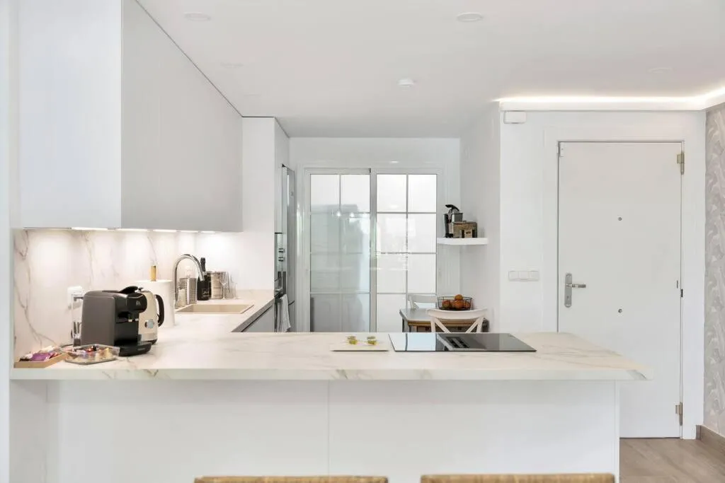 Image 1 of Apartamento en primera linea de golf con piscina – LOS CARTUJANOS 4 2 B
