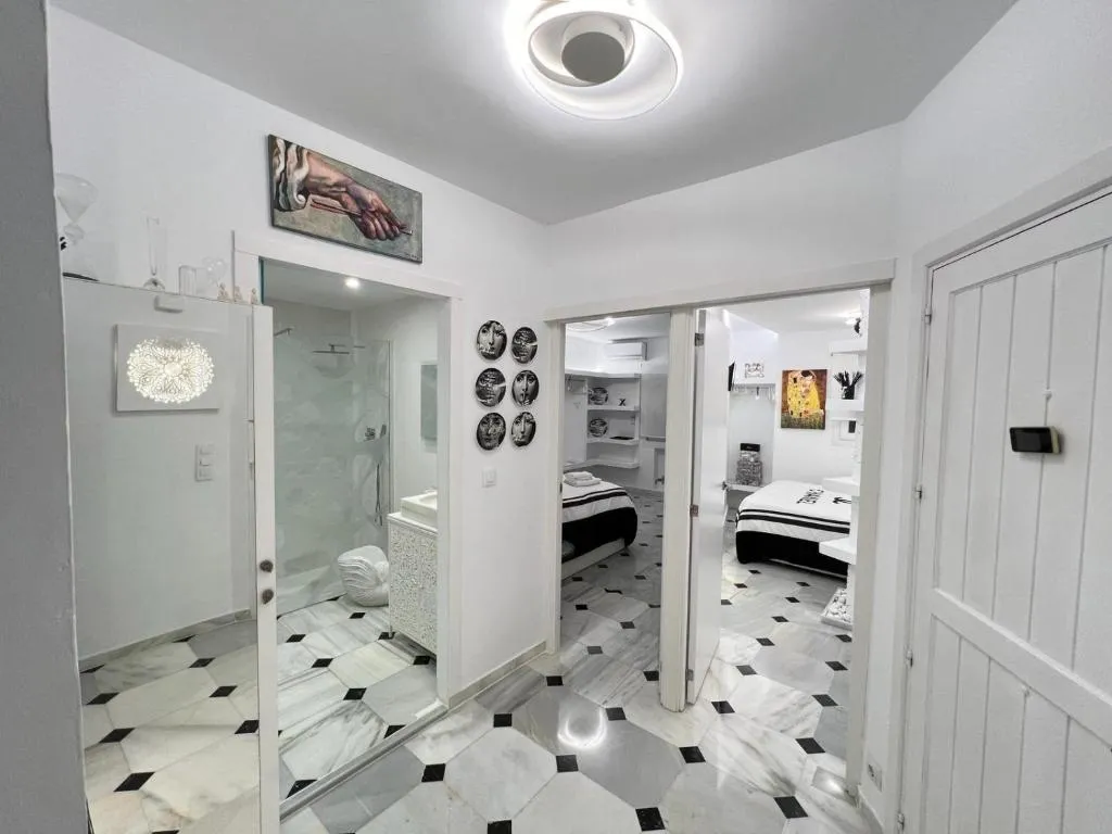Image 3 of FASCINANTE Hogar en Cabo Pino en MARBELLA