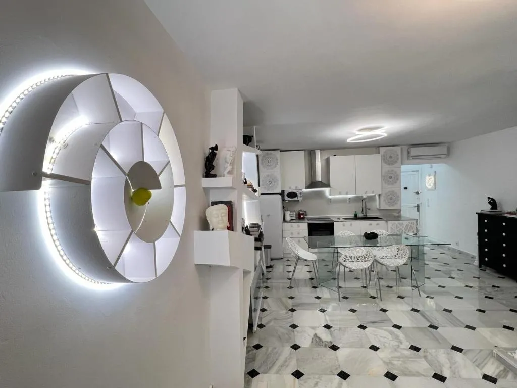 Image 6 of FASCINANTE Hogar en Cabo Pino en MARBELLA