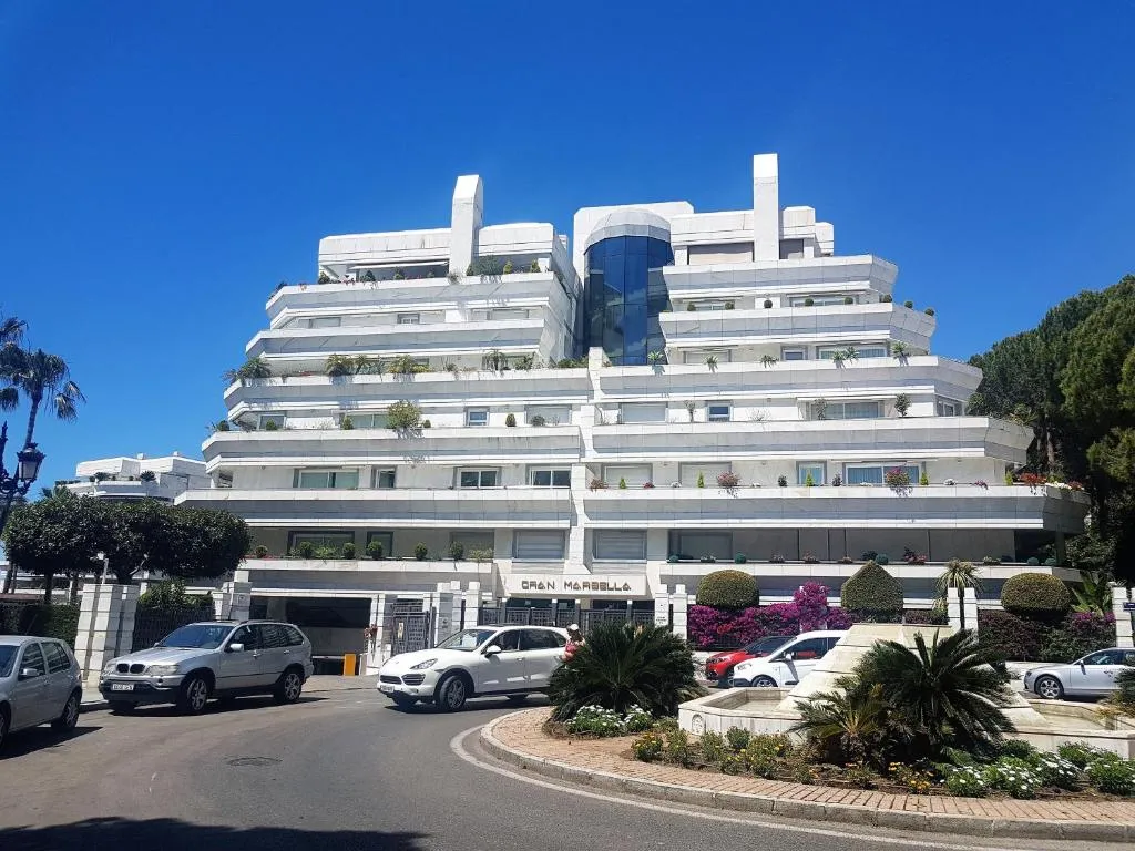 Image 2 of GRAN MARBELLA APARTMENTS by Coral Beach