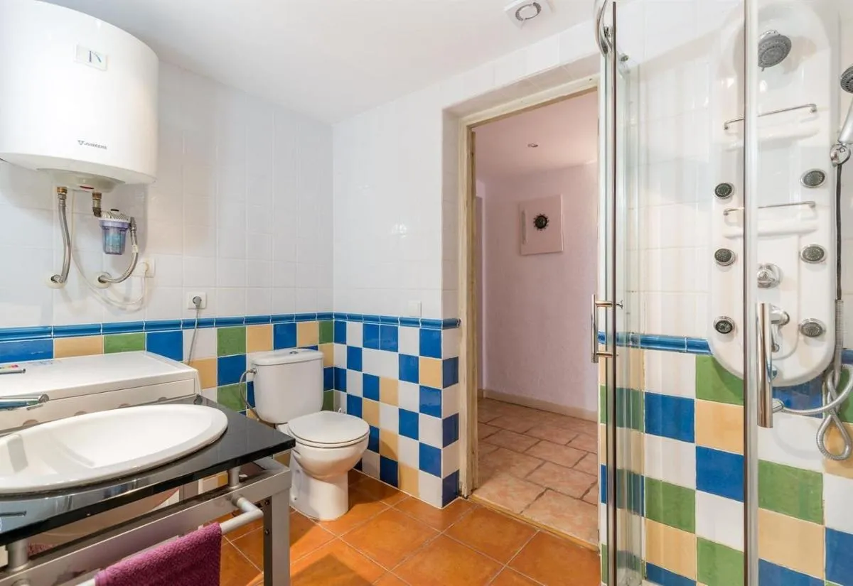 Image 2 of Holiday villa for rent in Marbella