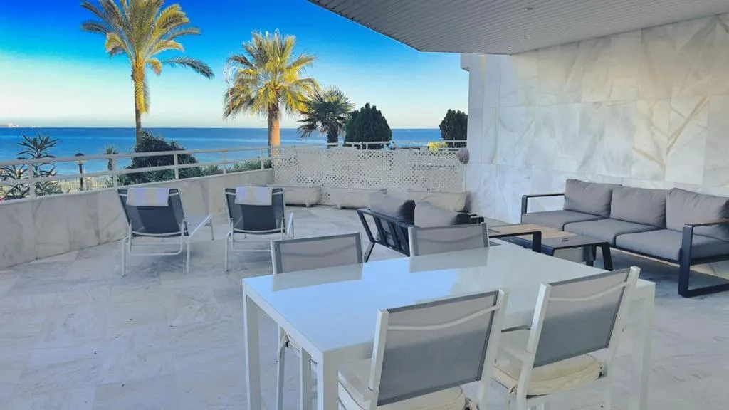 Image 1 of Inmejorables vistas al mar , apartamento en Marbella