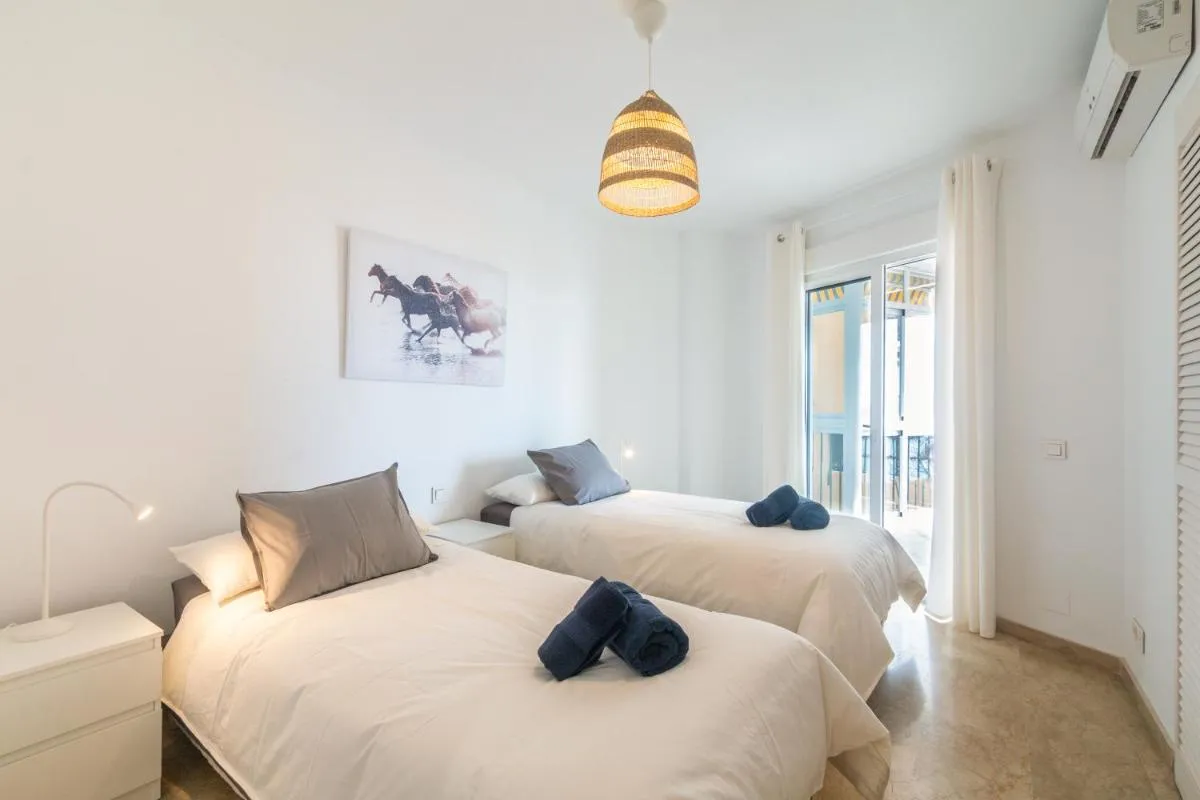 Image 1 of Large Apartment Marbella del Mar