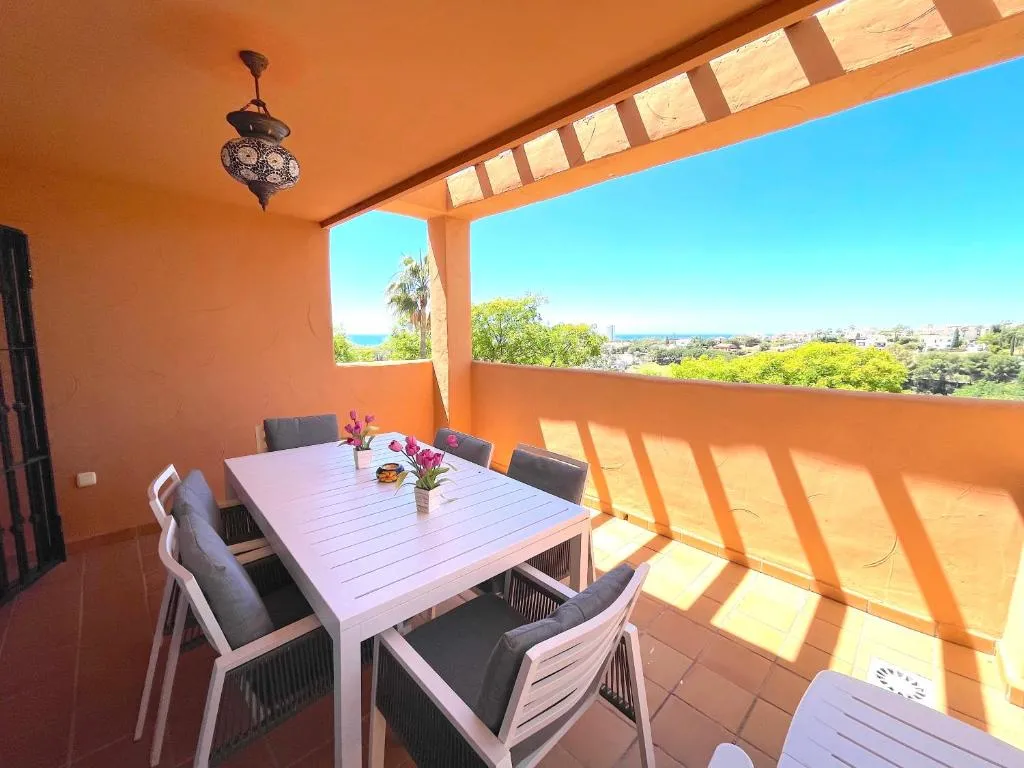 Image 2 of Luxury apartment with beautiful views