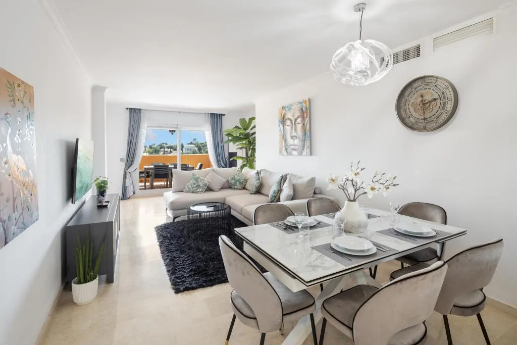 Image of Luxury apartment with beautiful views