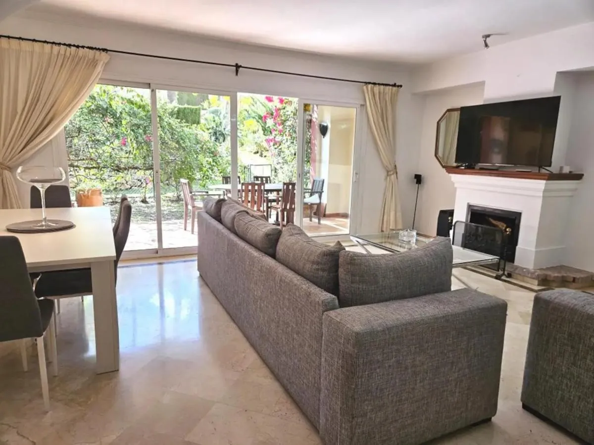 Image 2 of Pass the Keys Amplia Casa en una zona ideal