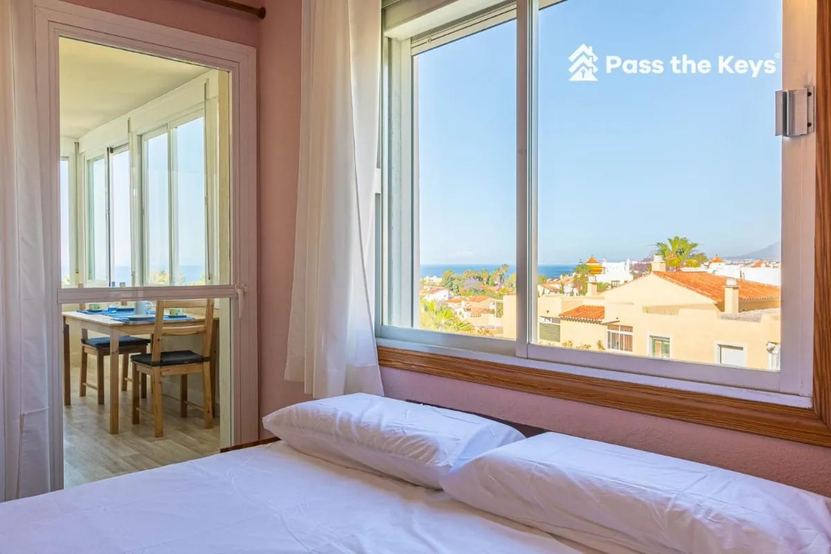 Image 2 of Pass the Keys Apartamento ideal para familia en Marbella
