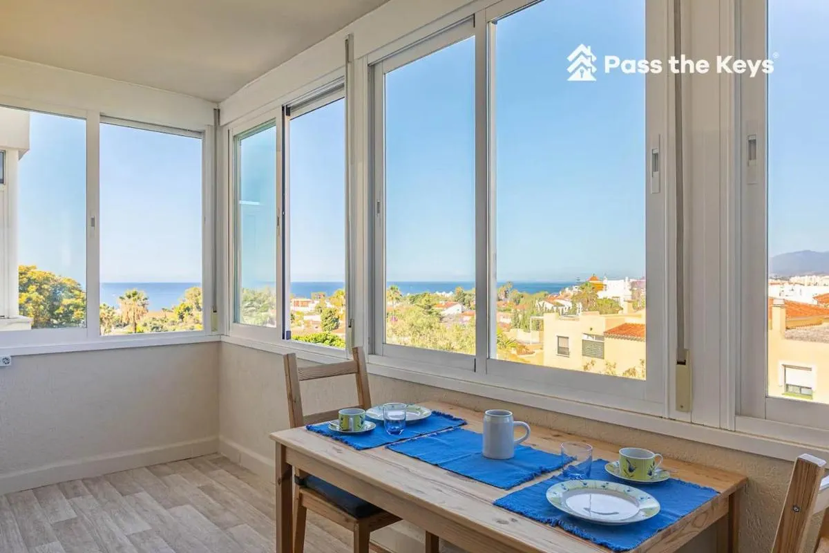 Image 1 of Pass the Keys Apartamento ideal para familia en Marbella