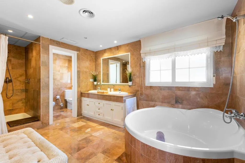 Image 4 of Spectacular Penthouse Puente Romano