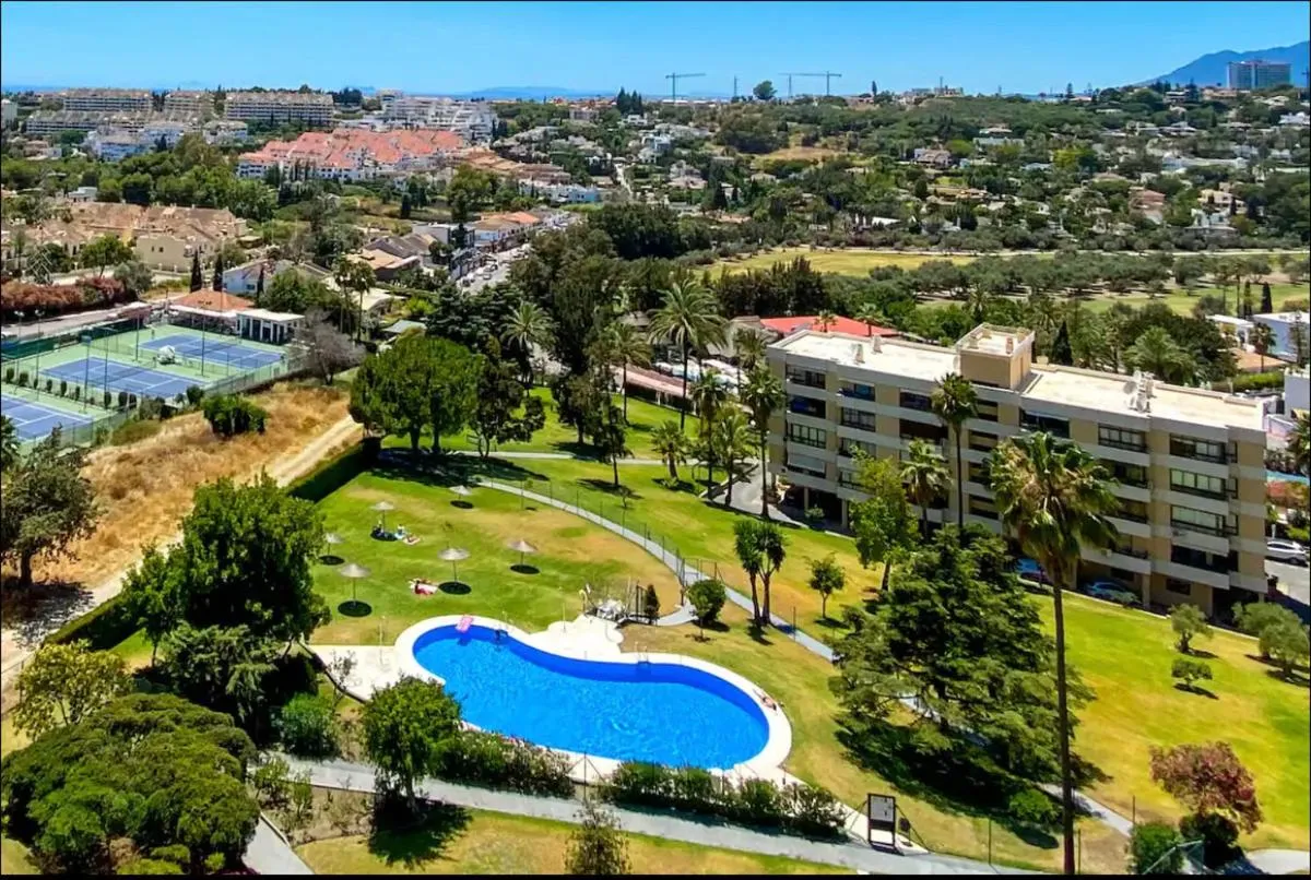 Image 3 of luxury golden sunset apartment Aloha puerto banus
