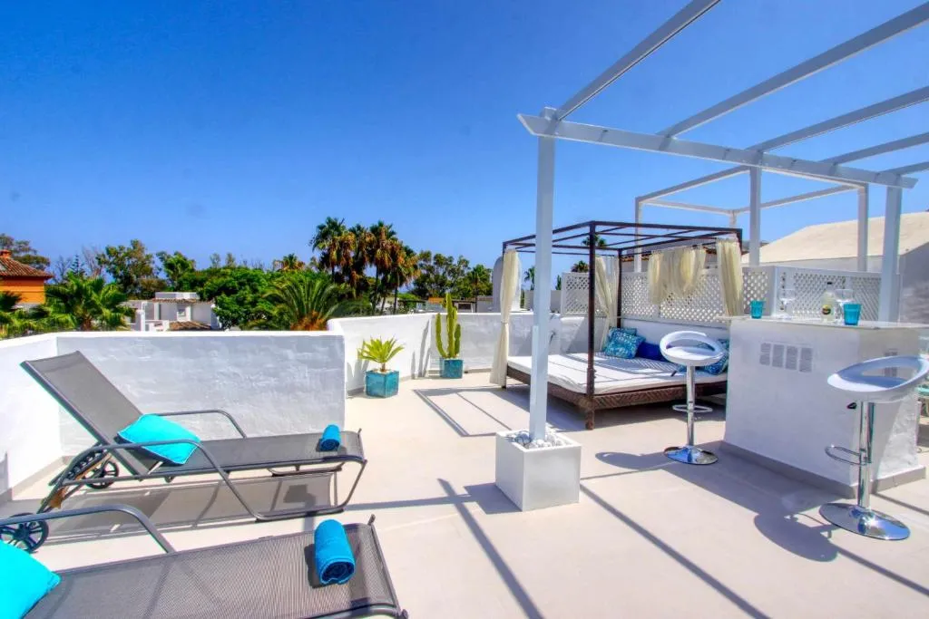 Image of 1094 modern duplex penthouse on the beach
