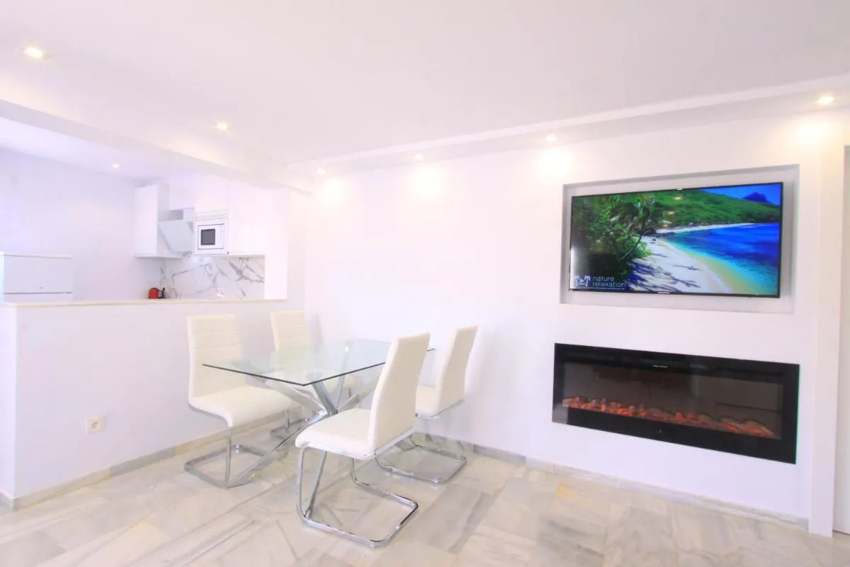Image 5 of 1094 modern duplex penthouse on the beach