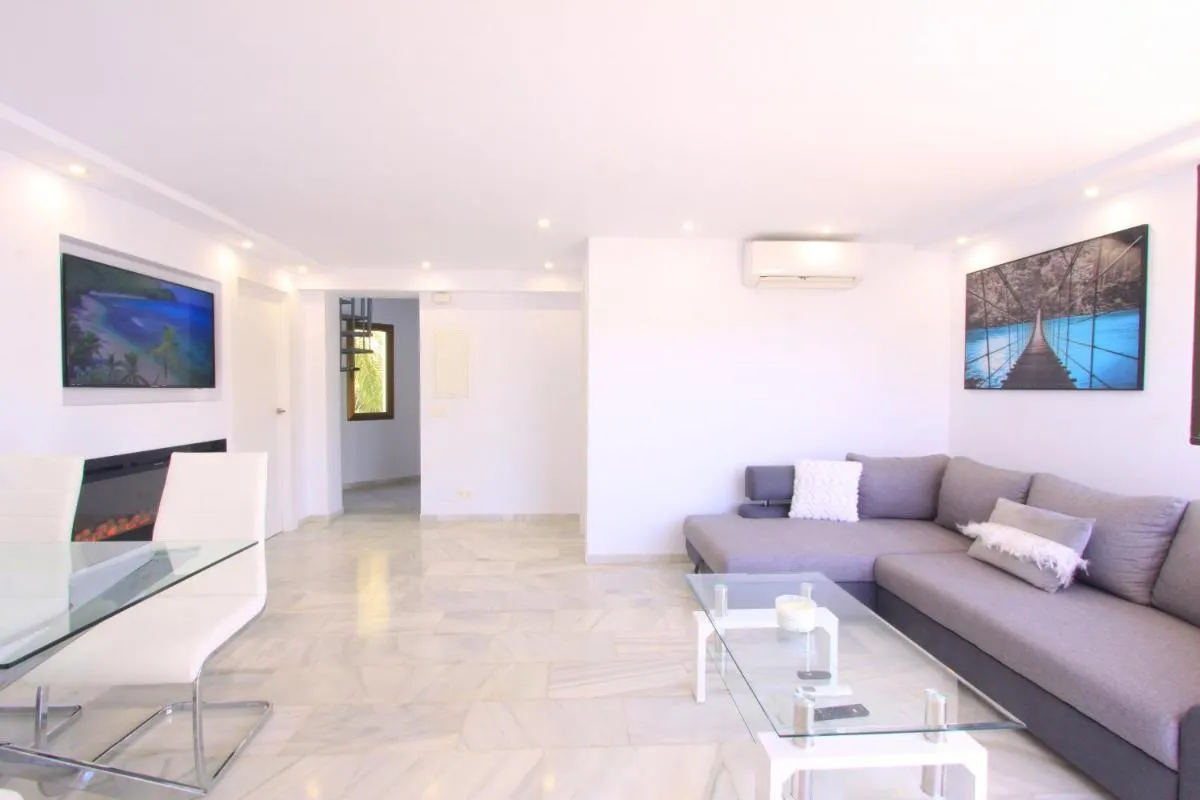 Image 3 of 1094 modern duplex penthouse on the beach