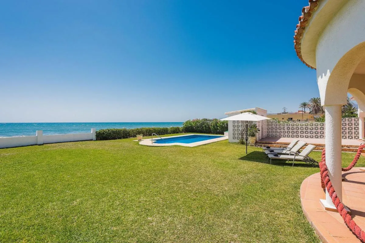 Image 5 of 1100 Marbella Beachfront first line