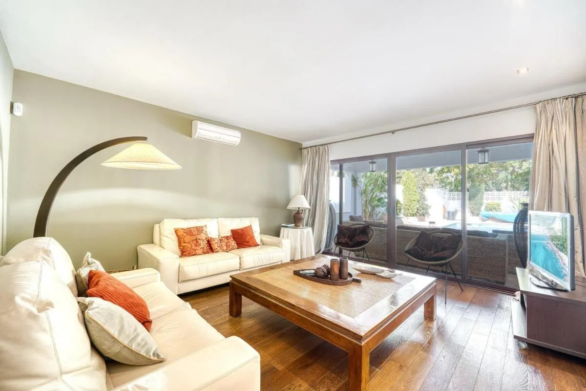 Image 2 of 1102 Villa with pool ,lounge, BBQ ,direkt in Marbella