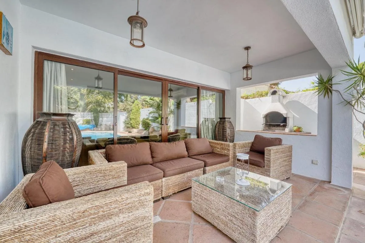 Image 1 of 1102 Villa with pool ,lounge, BBQ ,direkt in Marbella