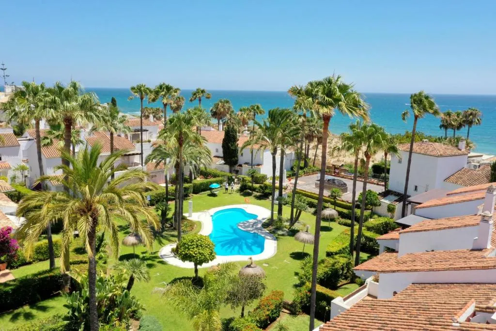 Image of 1176 beach front 2 pools bahia