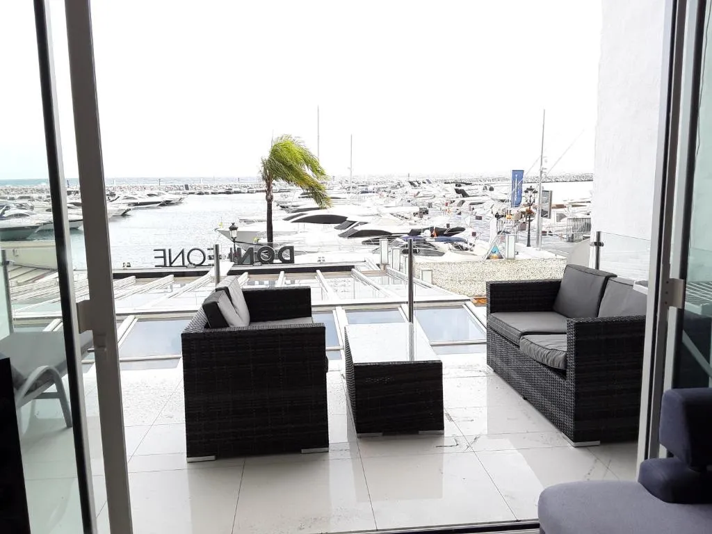 Image of 136 A First Line sleeps 6