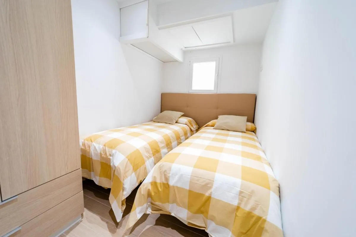 Image 2 of 2BDR NEW BRIGHT APARTMENT IN PUERTO BANUS