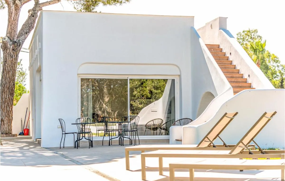 Image 2 of 2 Bedroom Awesome Home In Marbella
