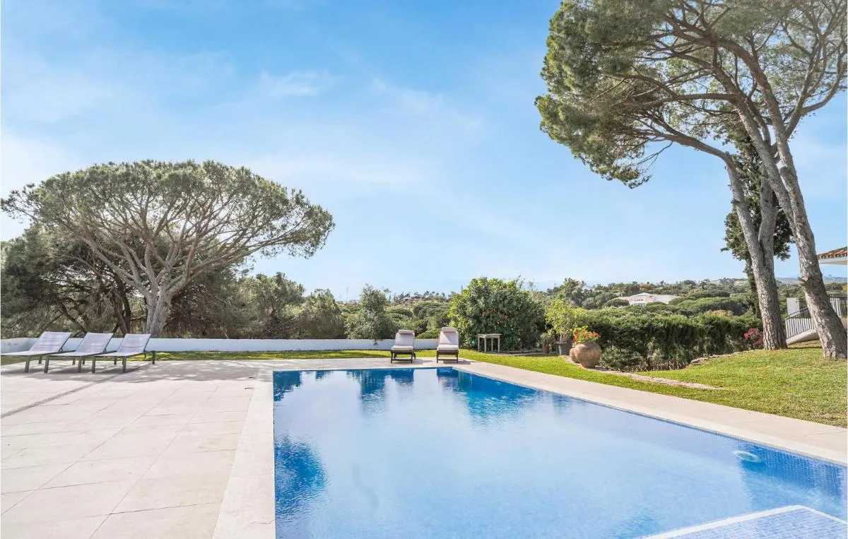 Image 1 of 2 Bedroom Awesome Home In Marbella