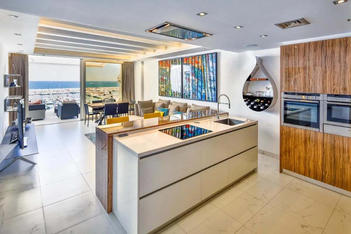 Image 4 of 306 -Luxury Selection- Puerto Banus Marbella Front Line Penthouse
