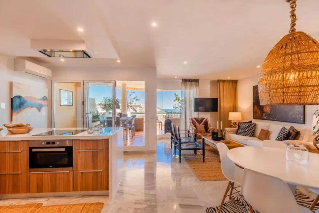 Image of 4 bedroom luxury duplex with sea views by Puerto Banus