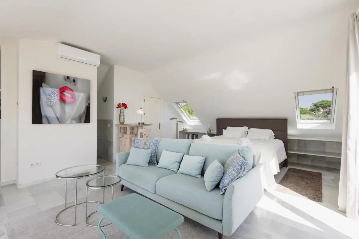 Image 6 of 6 bedroom villa, with heated pool and sea views, next to the beach of Costabella