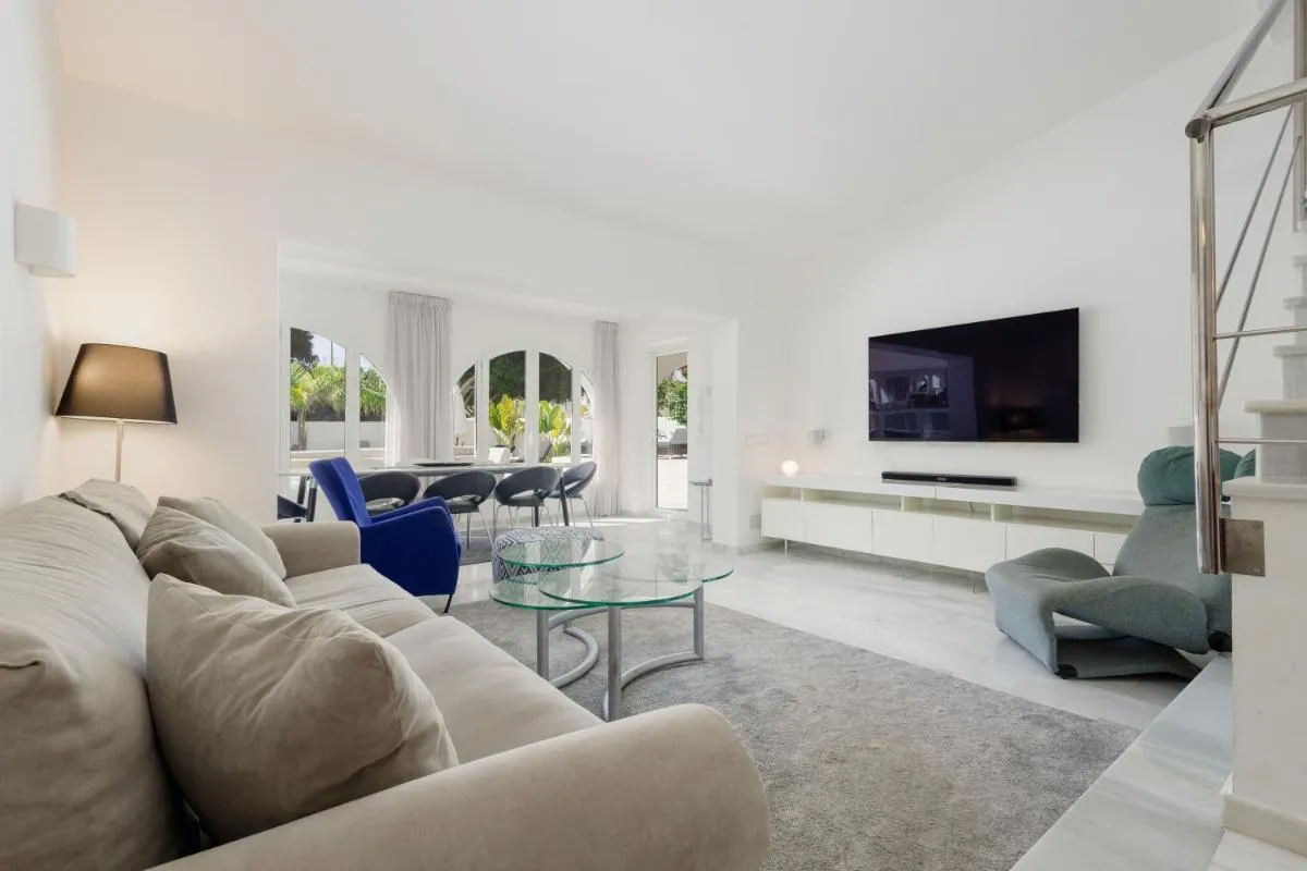 Image 3 of 6 bedroom villa, with heated pool and sea views, next to the beach of Costabella