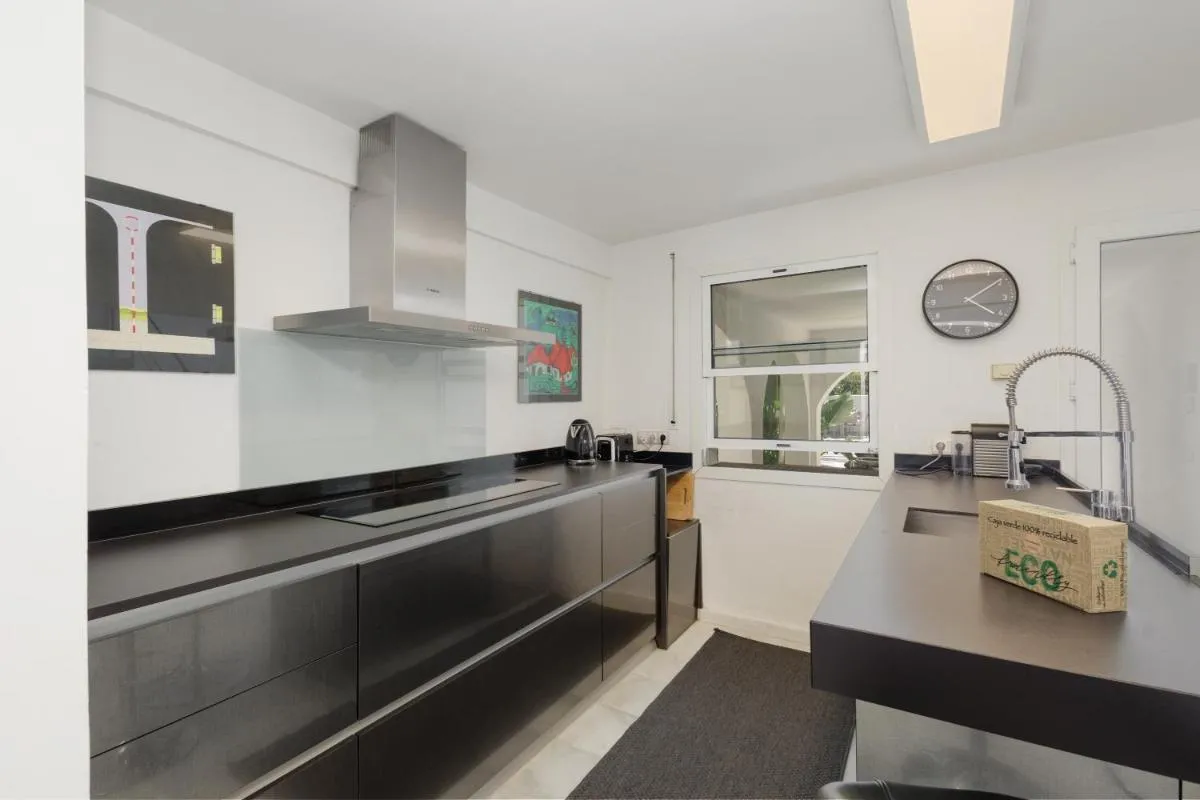 Image 4 of 6 bedroom villa, with heated pool and sea views, next to the beach of Costabella
