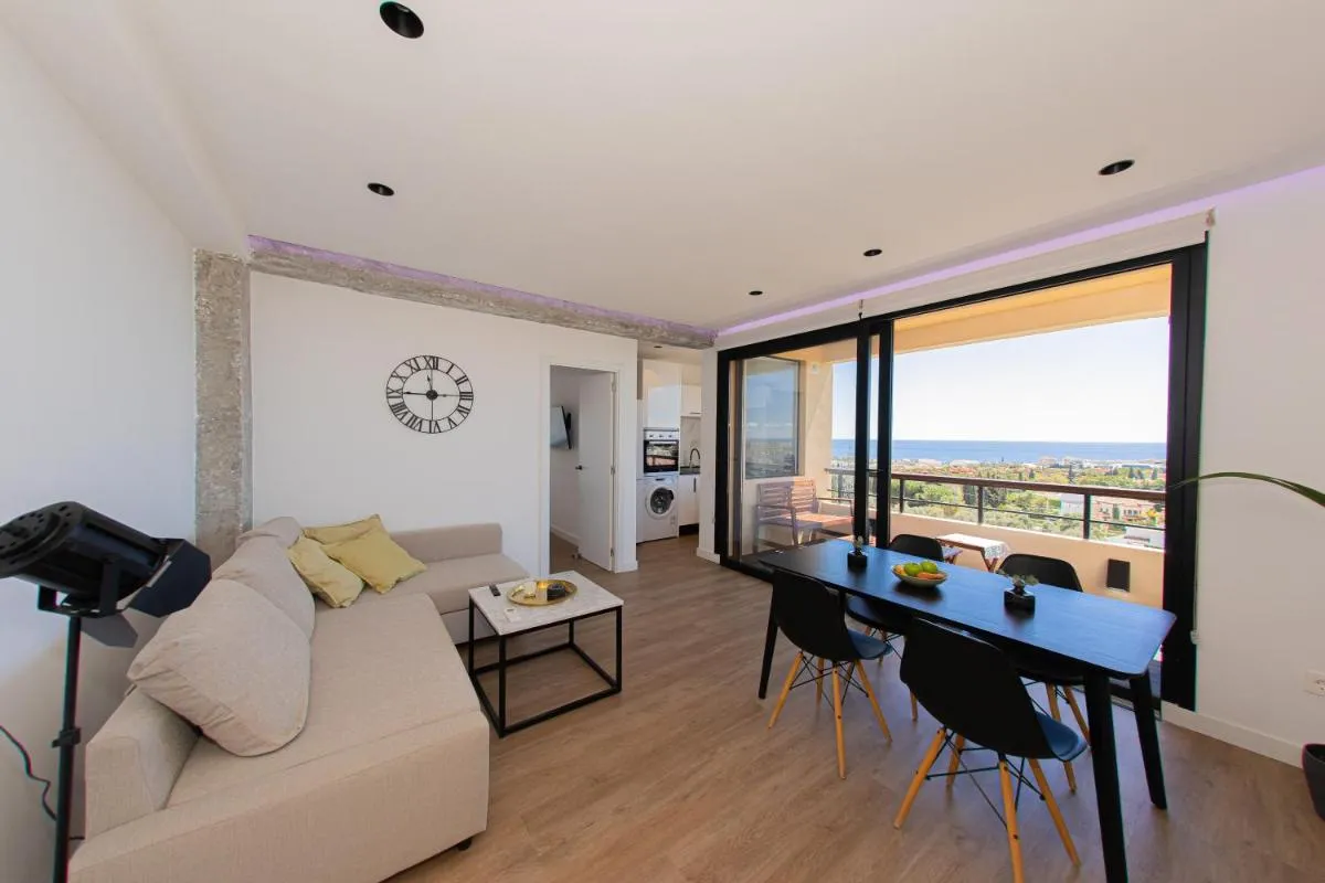 Image 3 of AMAZING APARTMENT WITH STUNNING VIEWS