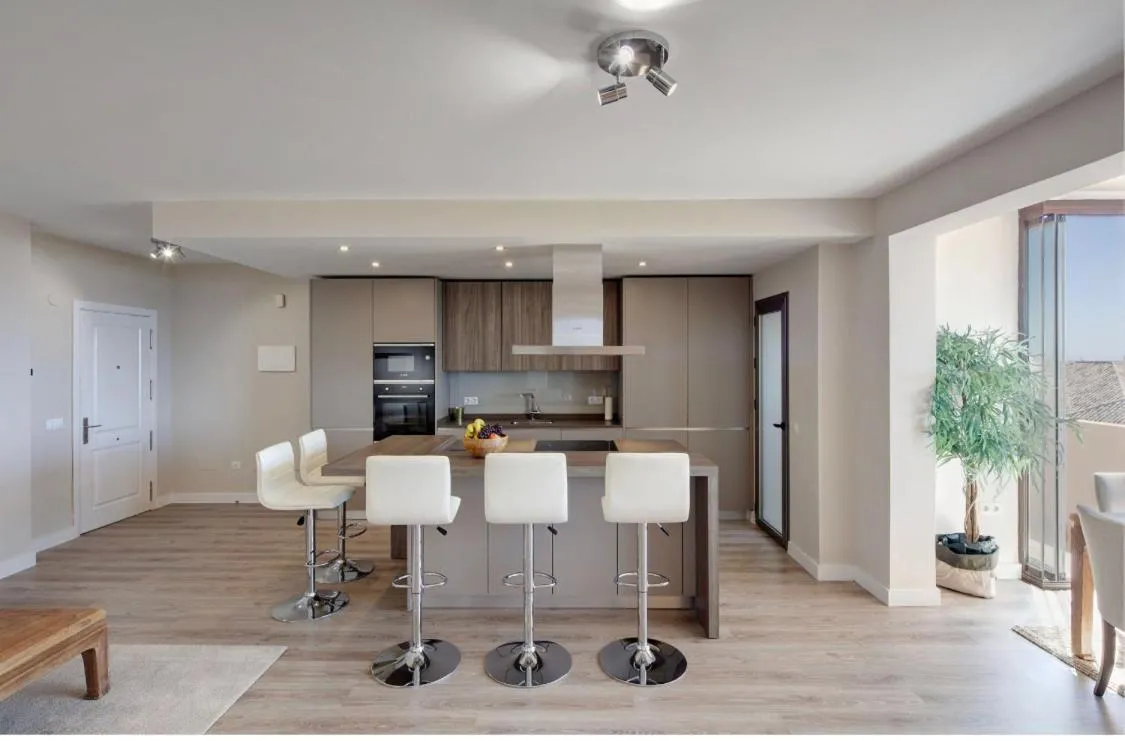 Image 2 of AMAZING DUPLEX NEXT TO THE BEACH IN MARBELLA