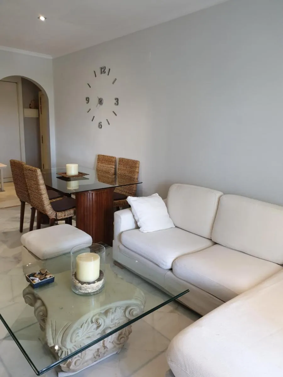 Image 2 of APARTAMENTO PUERTO BANUS/PLAYA