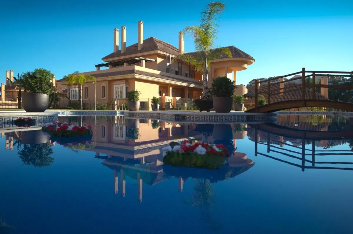 Image 1 of Aloha Hill Club