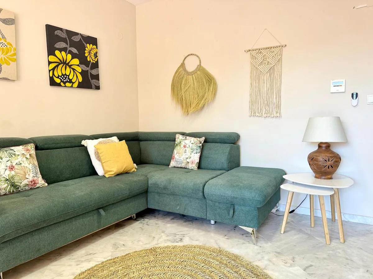 Image 2 of Alvarito Beach – EaW Homes