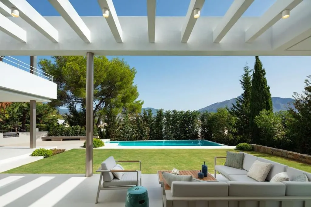 Image 6 of Amazing modern villa located mins from beach RDR234