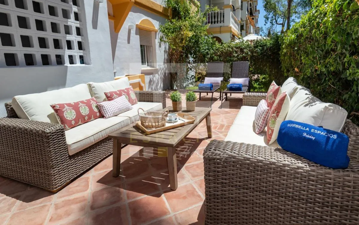 Image 4 of Amplio apartamento planta jardin Nagueles