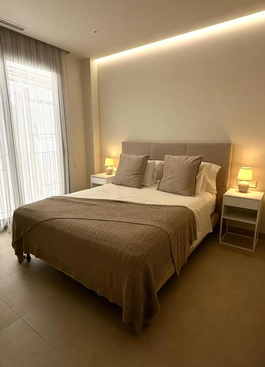 Image 3 of Antika Marbella 1A