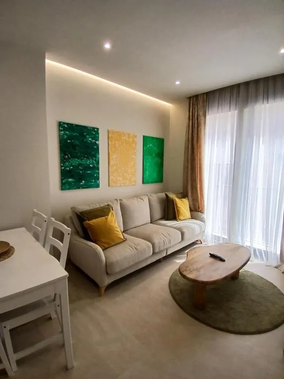 Image of Antika Marbella 2A