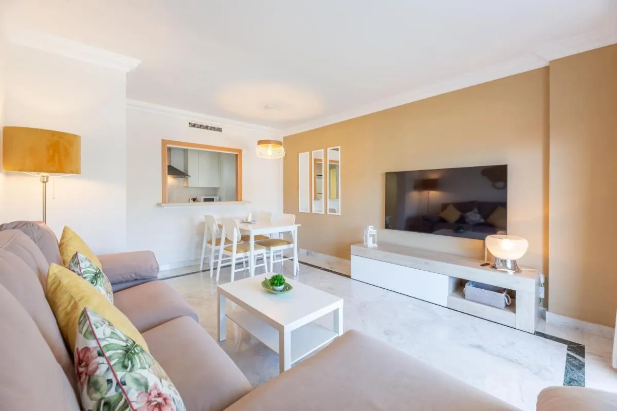 Image 2 of Apartamento Marina Banús ll