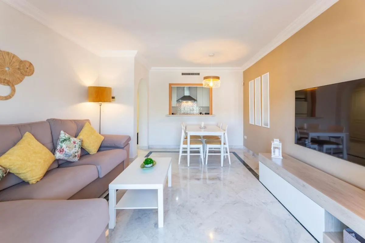 Image 3 of Apartamento Marina Banús ll