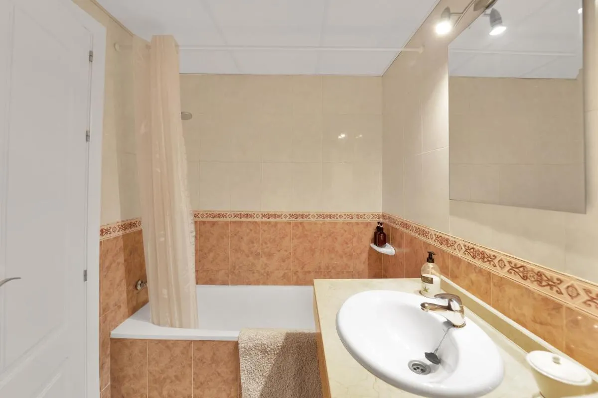 Image 6 of Apartamento con enorme terraza en complejo con piscina en Nueva Andalucía – Lorcrimar