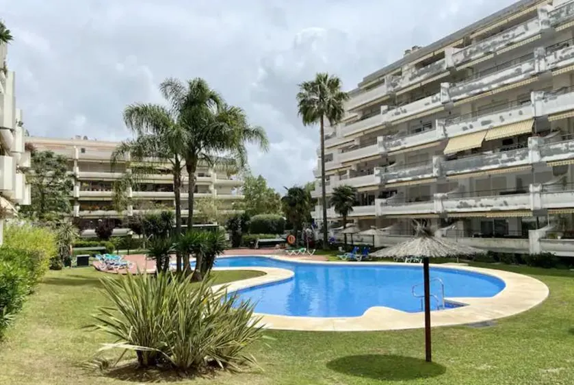 Image 3 of Apartamento con vistas y terraza en Guadalmina MAD