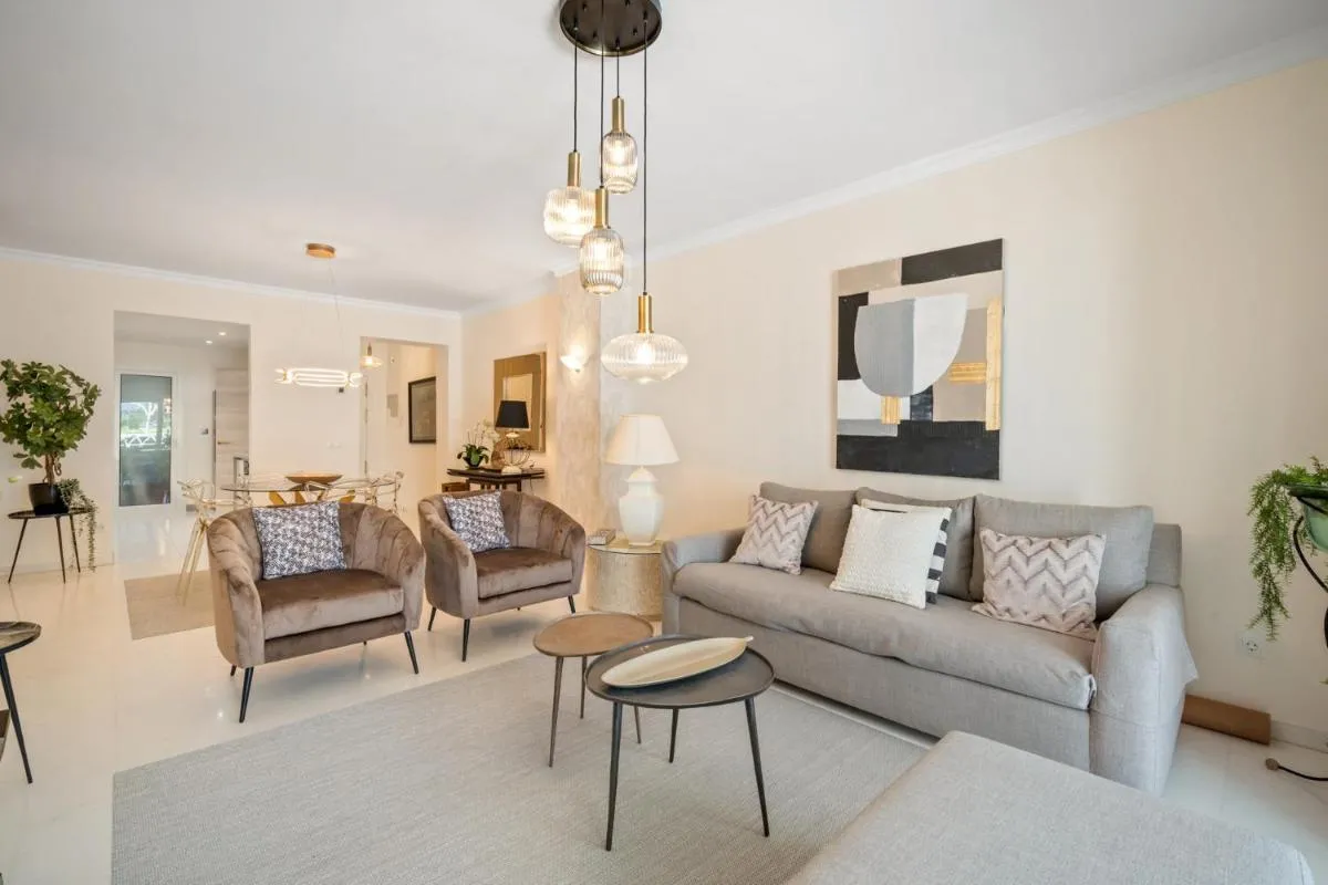 Image 1 of Apartamento de 2 dormitorios en Las Gaviotas – Puerto Banús